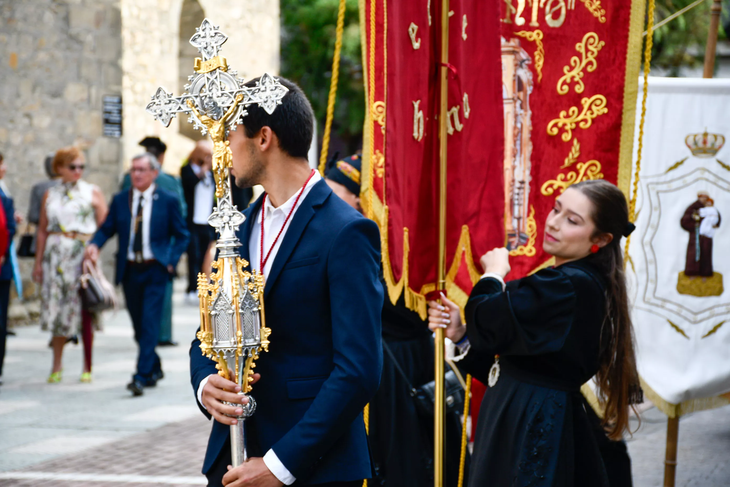 Tradicional procesión y comitiva de autoridades en el día del Cristín de Bembibre  (79)