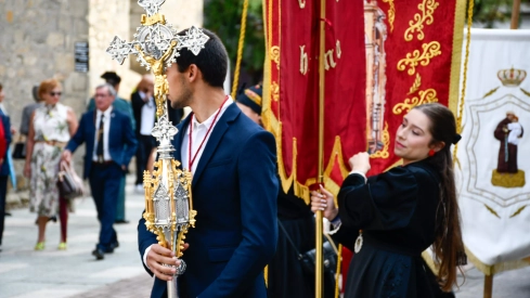  Tradicional procesión y comitiva de autoridades en el día del Cristín de Bembibre  (79)