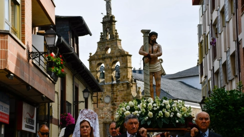  Tradicional procesión y comitiva de autoridades en el día del Cristín de Bembibre  (83)