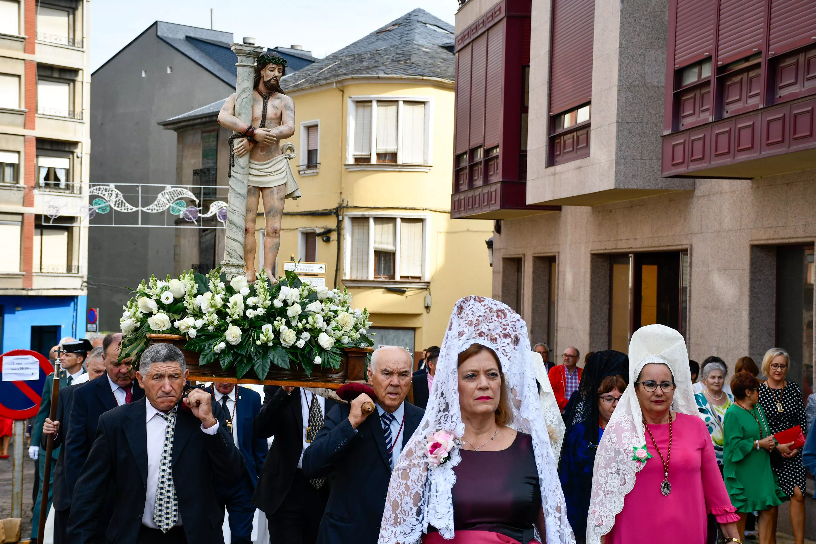  Tradicional procesión y comitiva de autoridades en el día del Cristín de Bembibre  (85)