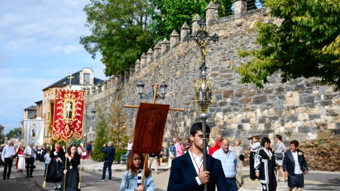  Tradicional procesión y comitiva de autoridades en el día del Cristín de Bembibre  (88)