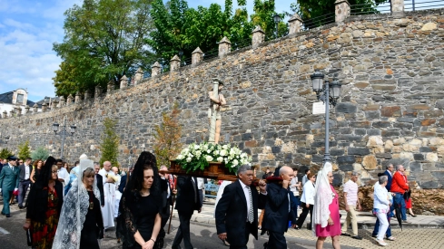  Tradicional procesión y comitiva de autoridades en el día del Cristín de Bembibre  (90)