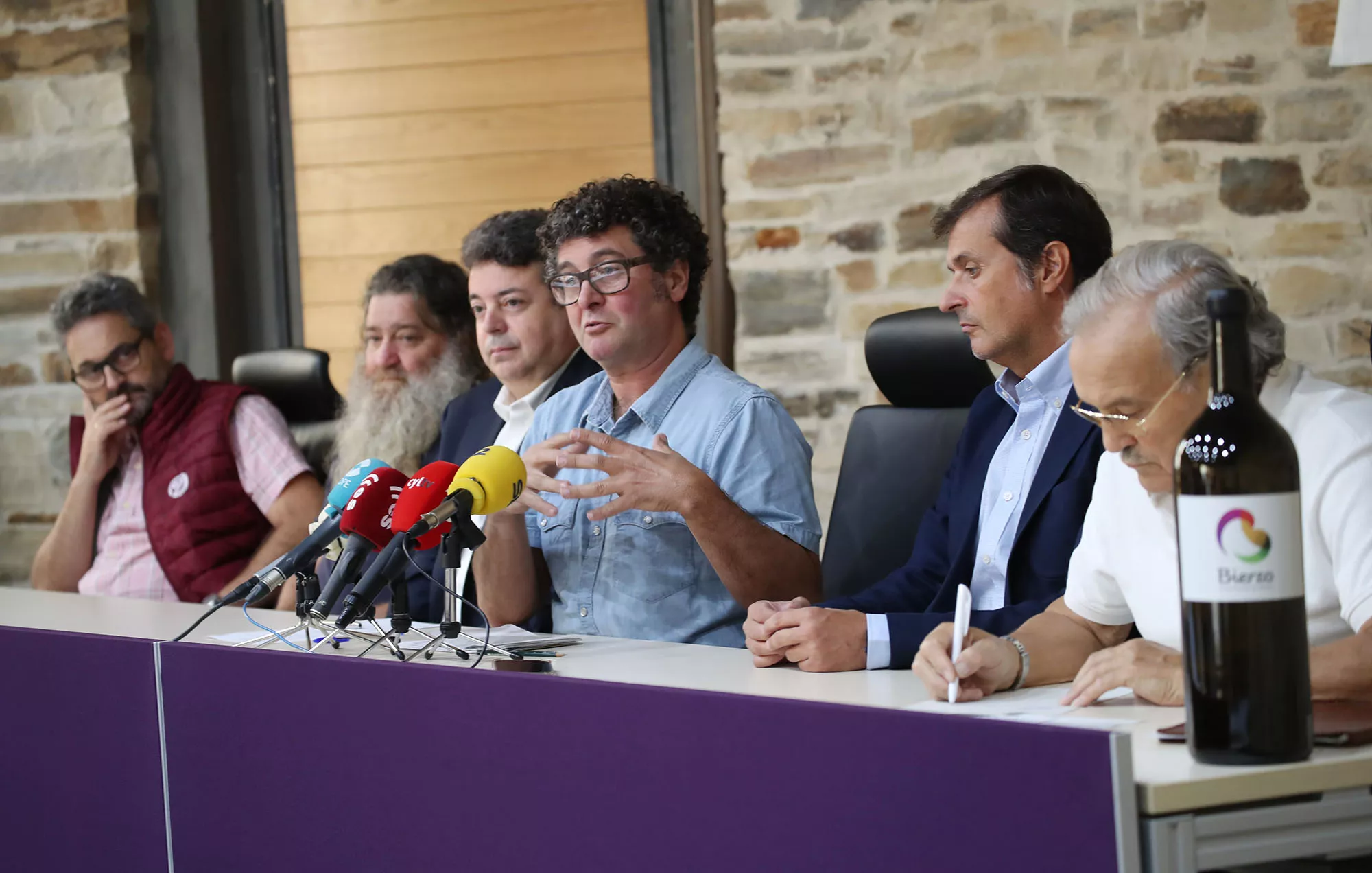 Comparecencia de los responsables del Consejo Regulador de la Denominación de Origen Bierzo, Marcas de Alimentos de Calidad del Bierzo y de la asociación Paisajes y Viñedos del Bierzo