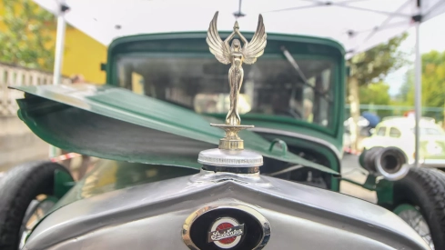 III Concentración de coches clásicos en Bembibre