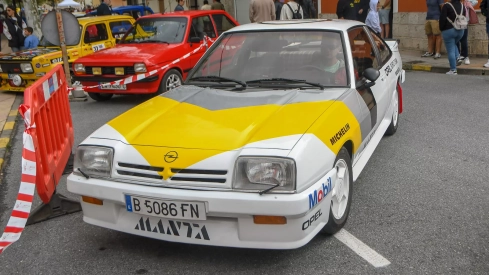 III Concentración de coches clásicos en Bembibre