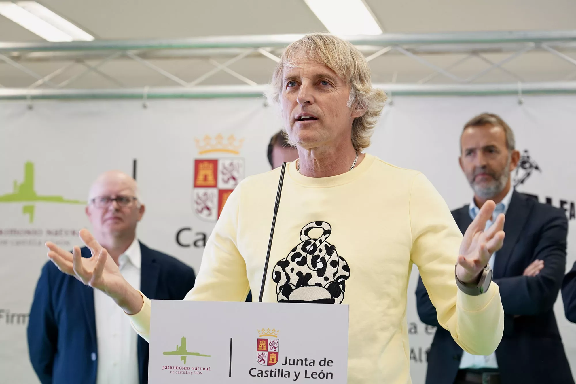 Jesús Calleja en la firma el protocolo para la promoción de Zona Alfa de León BTT Jesús Calleja en la firma el protocolo para la promoción de Zona Alfa de León BTT