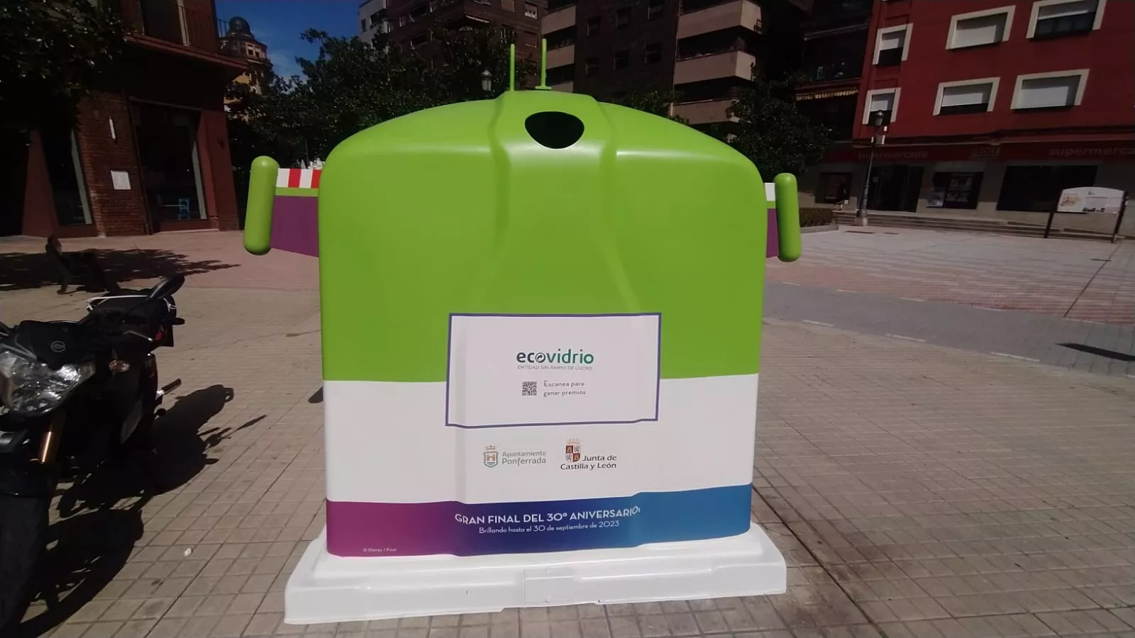 Contenedor de Disney en Ponferrada (2) Contenedor de Disney en Ponferrada (2)