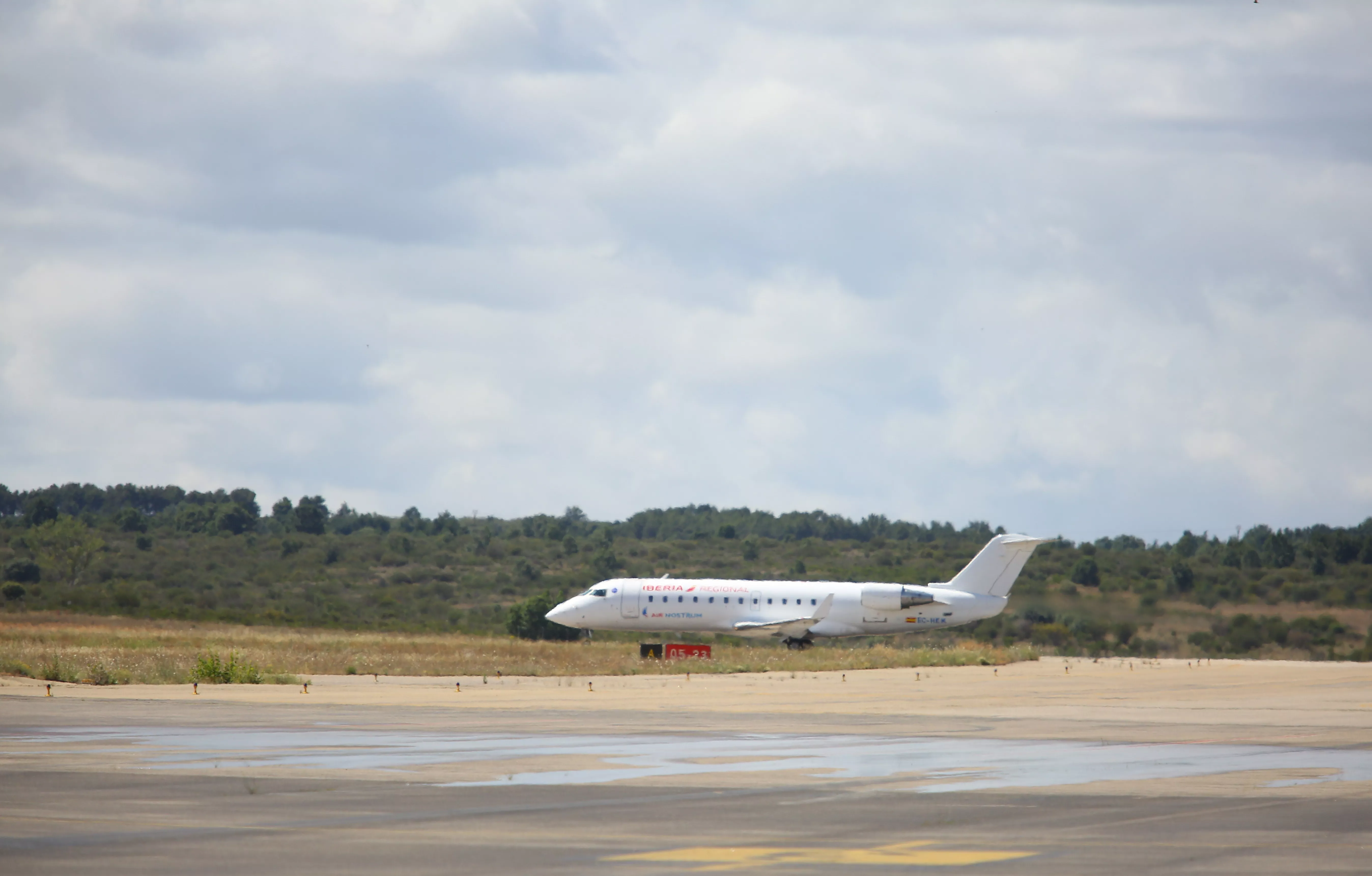 Avión en el aeropuerto de León (2)