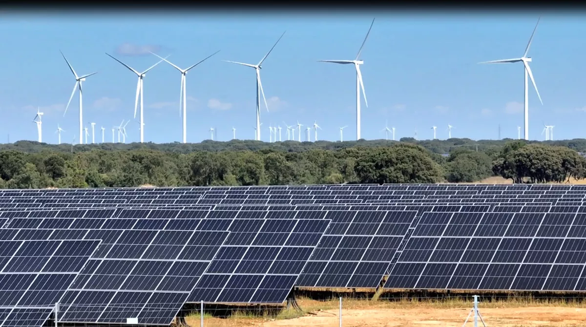 Primera planta híbrida eólica y solar de España en CYL   Iberdrola