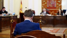 El TSJCyL modifica la calificación de "agresión sexual" a "abuso" en la condena del médico de Toral de los Vados