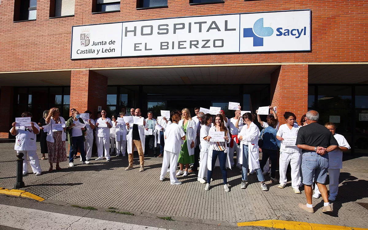 Concentración del personal estatutario de Sanidad del Bierzo (10)