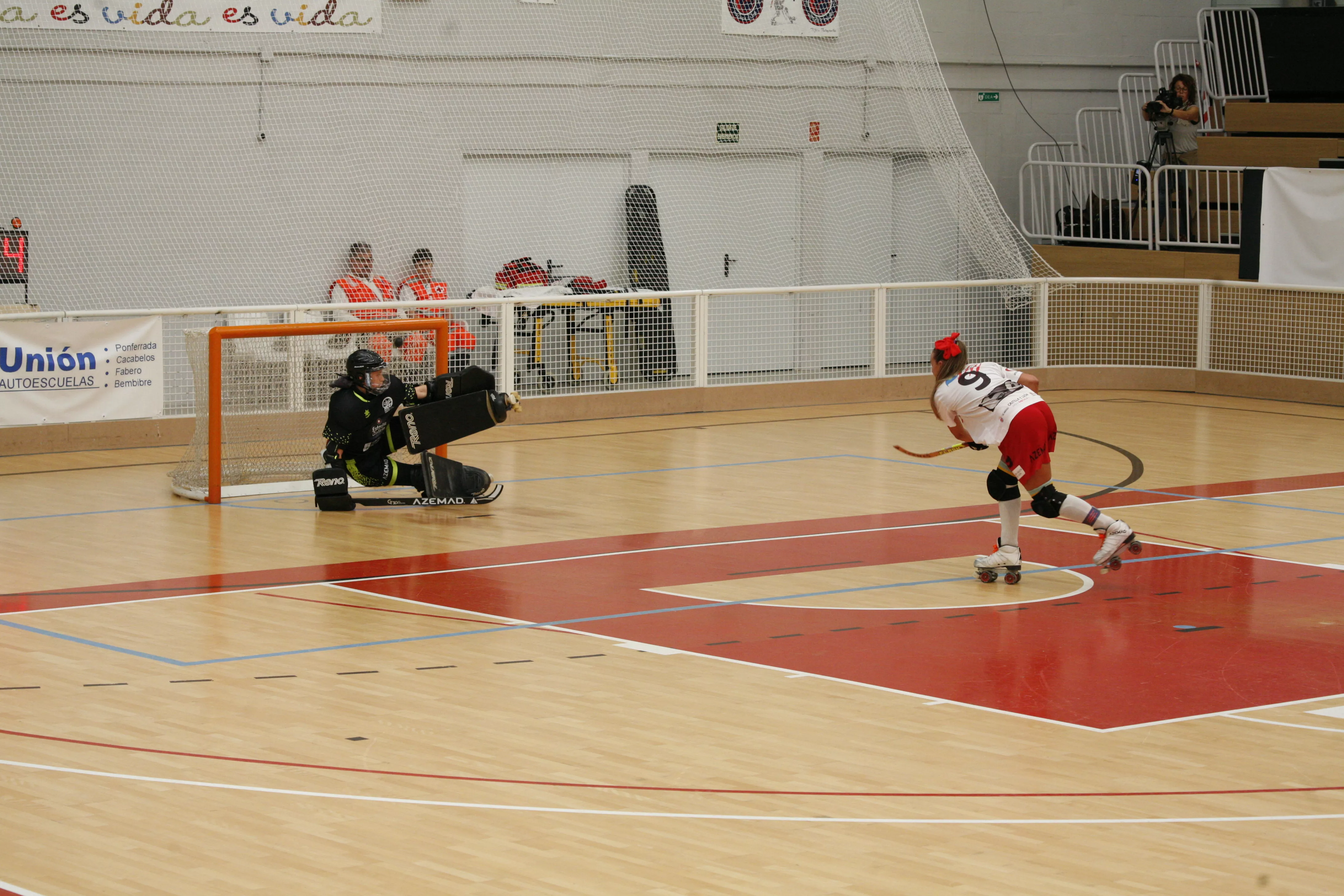 Bembibre Hockey Club (13) Bembibre Hockey Club (13)