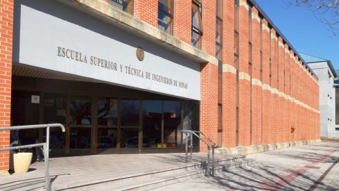 Fachada de la Escuela Superior y Técnica de Ingenieros de Minas 