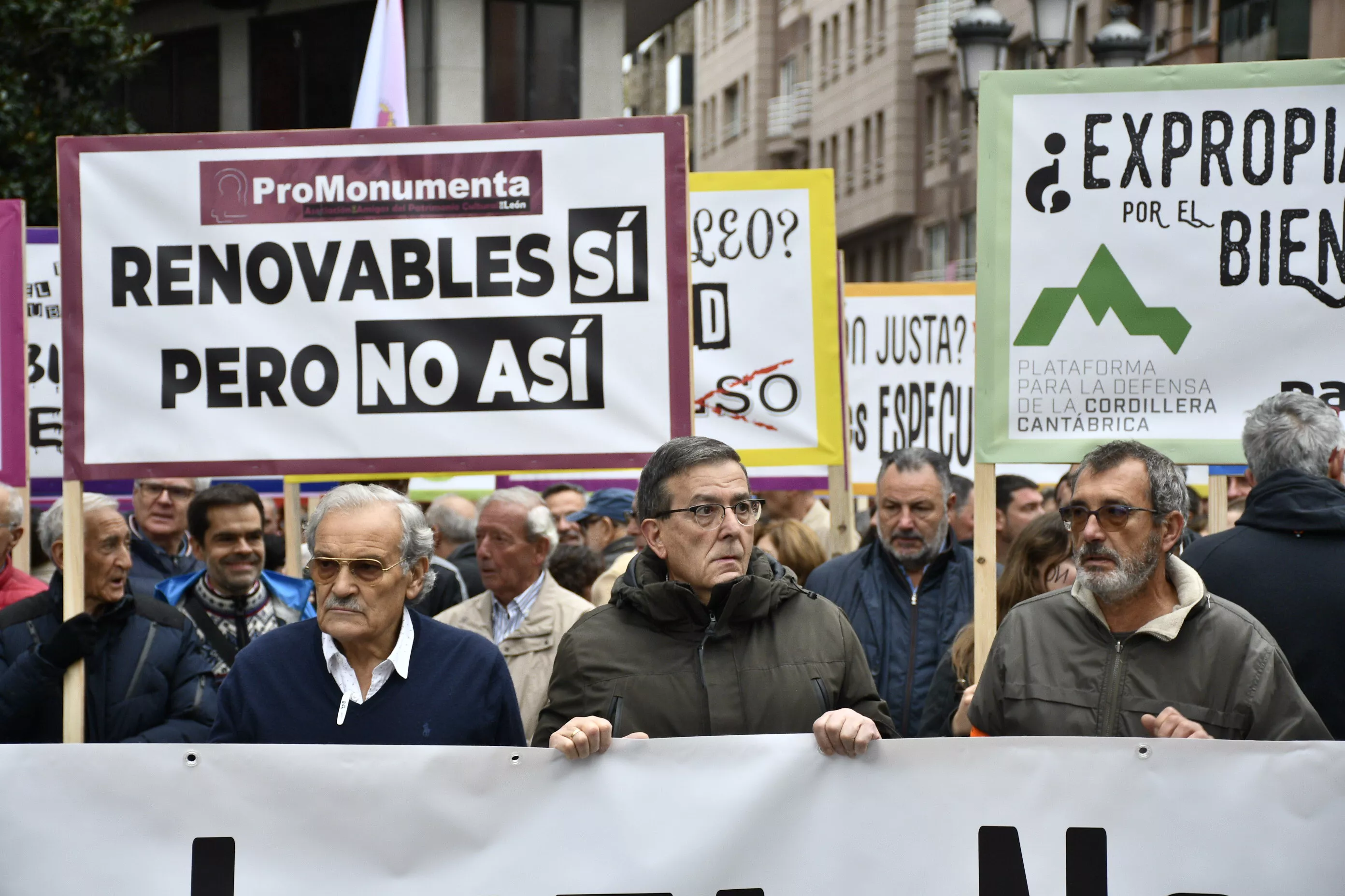  Manifestación contra la tramitación de macroparques eólicos y solares en El Bierzo