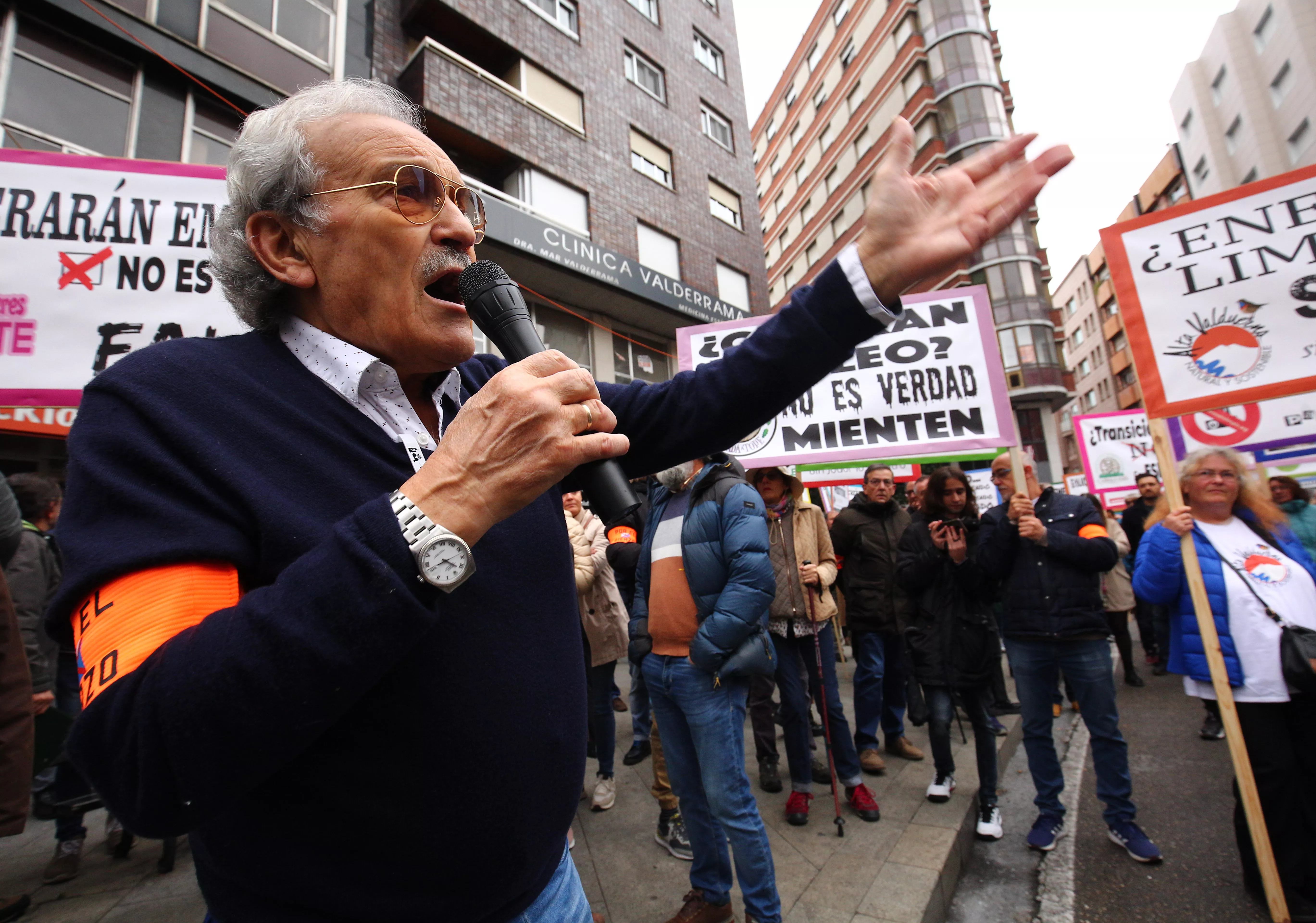  Manifestación contra la tramitación de macroparques eólicos y solares en El Bierzo