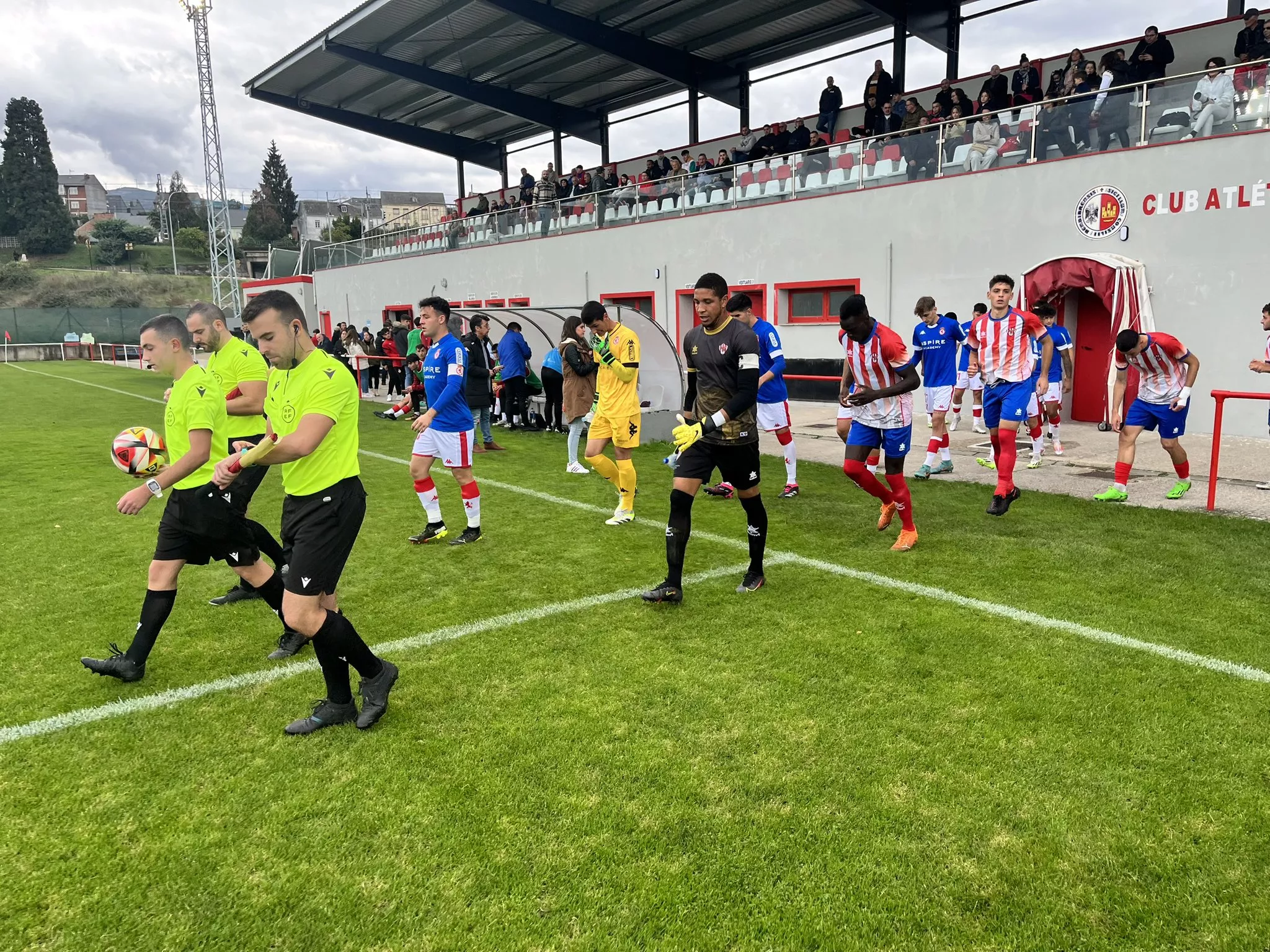 El Bembibre cae en el derbi provincial frente al Júpiter Leonés (0-1) | Twitter Atlético de Bembibre