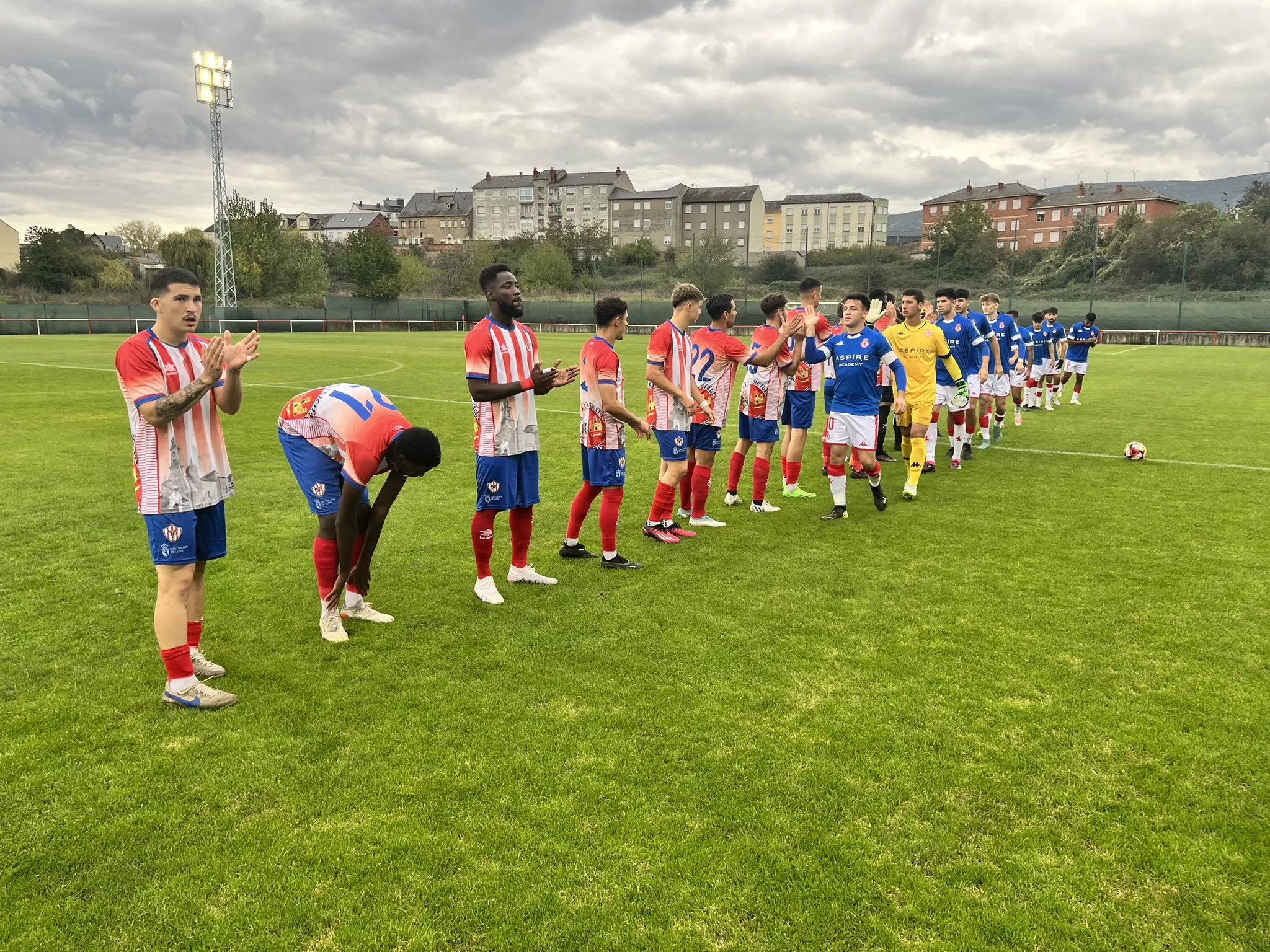 El Bembibre cae en el derbi provincial frente al Júpiter Leonés (0-1) | Twitter Atlético de Bembibre El Bembibre cae en el derbi provincial frente al Júpiter Leonés (0-1) | Twitter Atlético de Bembibre