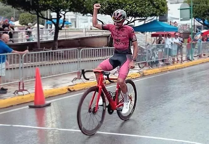 El ciclista Christopher Morales coloca al Maglia Tecnosylva Bembibre como campeón de Puerto Rico