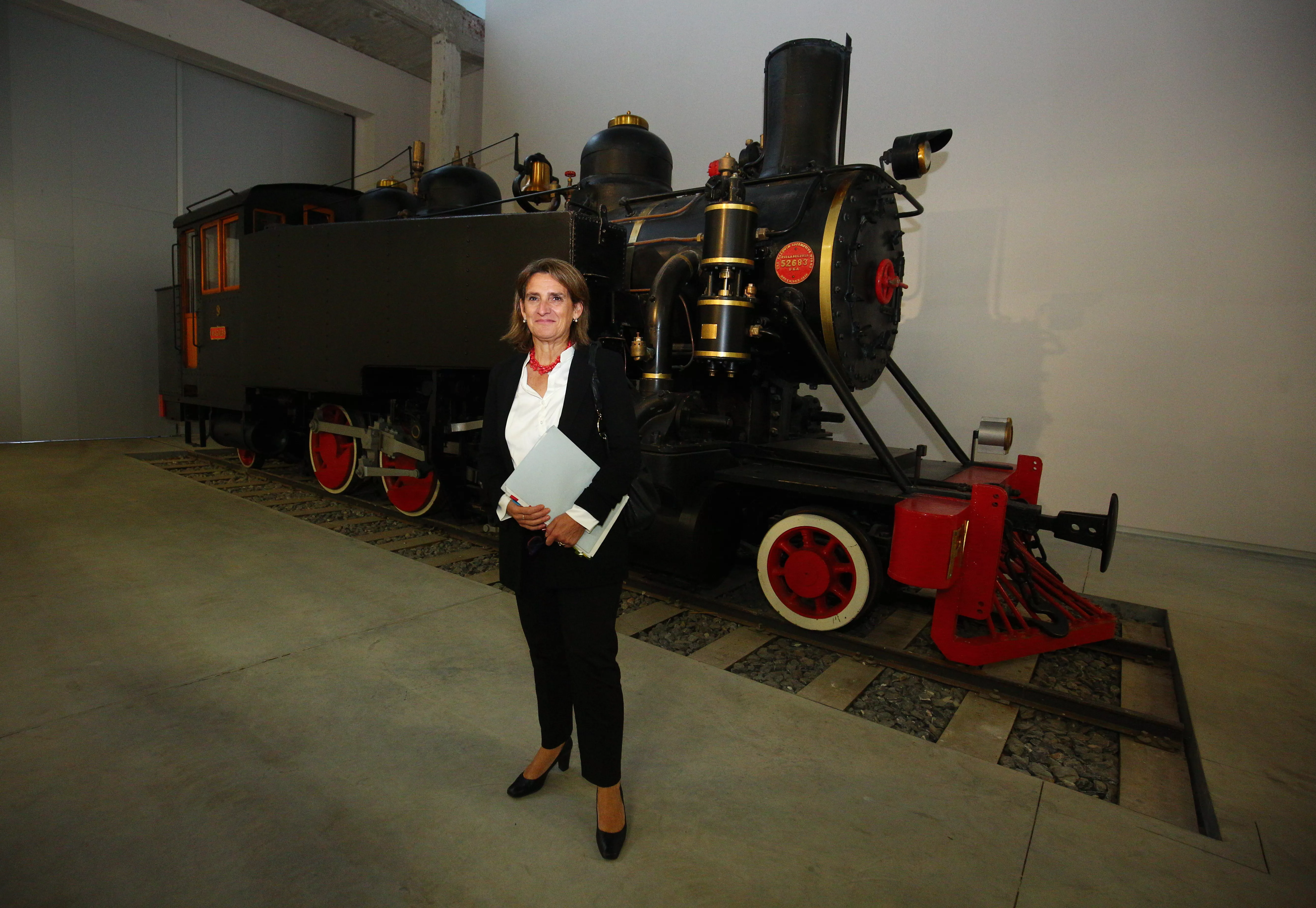 El tren Ponfeblino será pionero en el uso de hidrógeno producido en Ciuden para probar su aplicación en el ferrocarril | La ministra de Transición Ecológica y Reto Demográfico en funciones, Teresa Ribera
