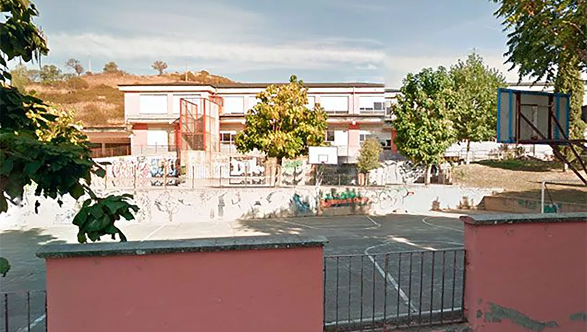 El colegio Menéndez Pidal de Bembibre | La Diputación aprueba el reparto de más de 36.000 euros para la reparación conservación y mejora de 23 colegios rurales del Bierzo