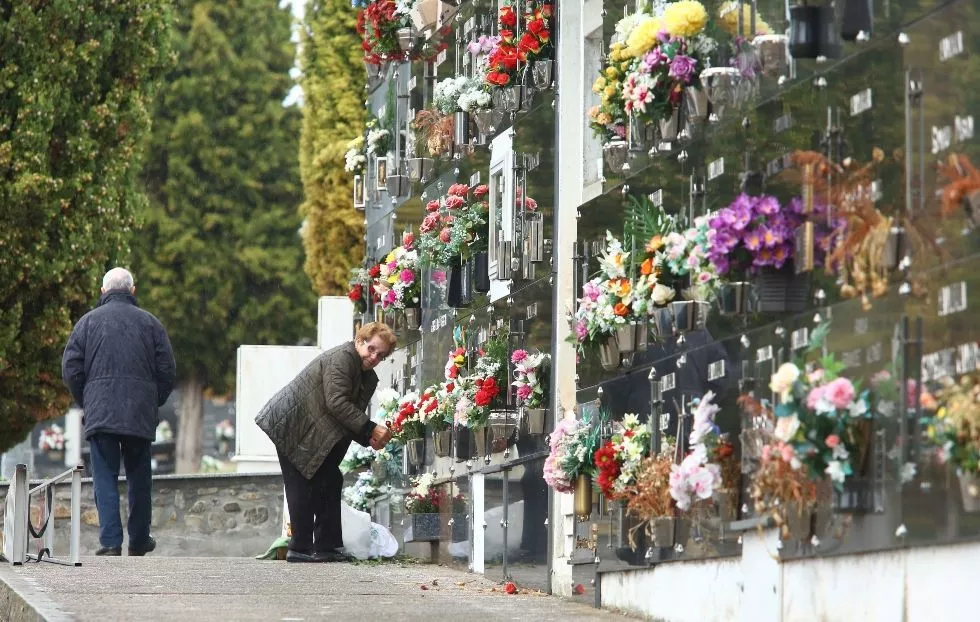 Cementerio de Ponferrada el día de Todos los Santos