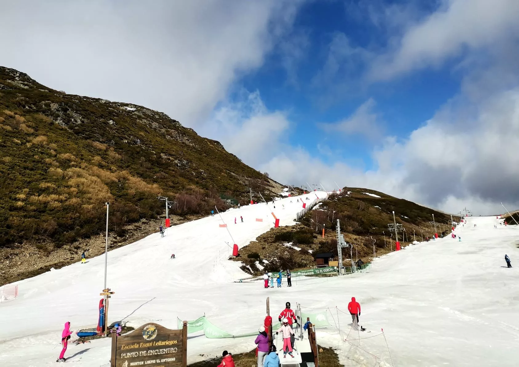 Las estaciones de esquí San Isidro y Laciana-Leitariegos ya tienen fecha de apertura este invierno