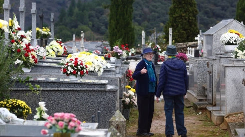Día de Todos los Santos en el cementerio de Villafranca del Bierzo (4)