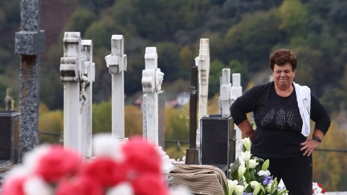 Día de Todos los Santos en el cementerio de Villafranca del Bierzo 