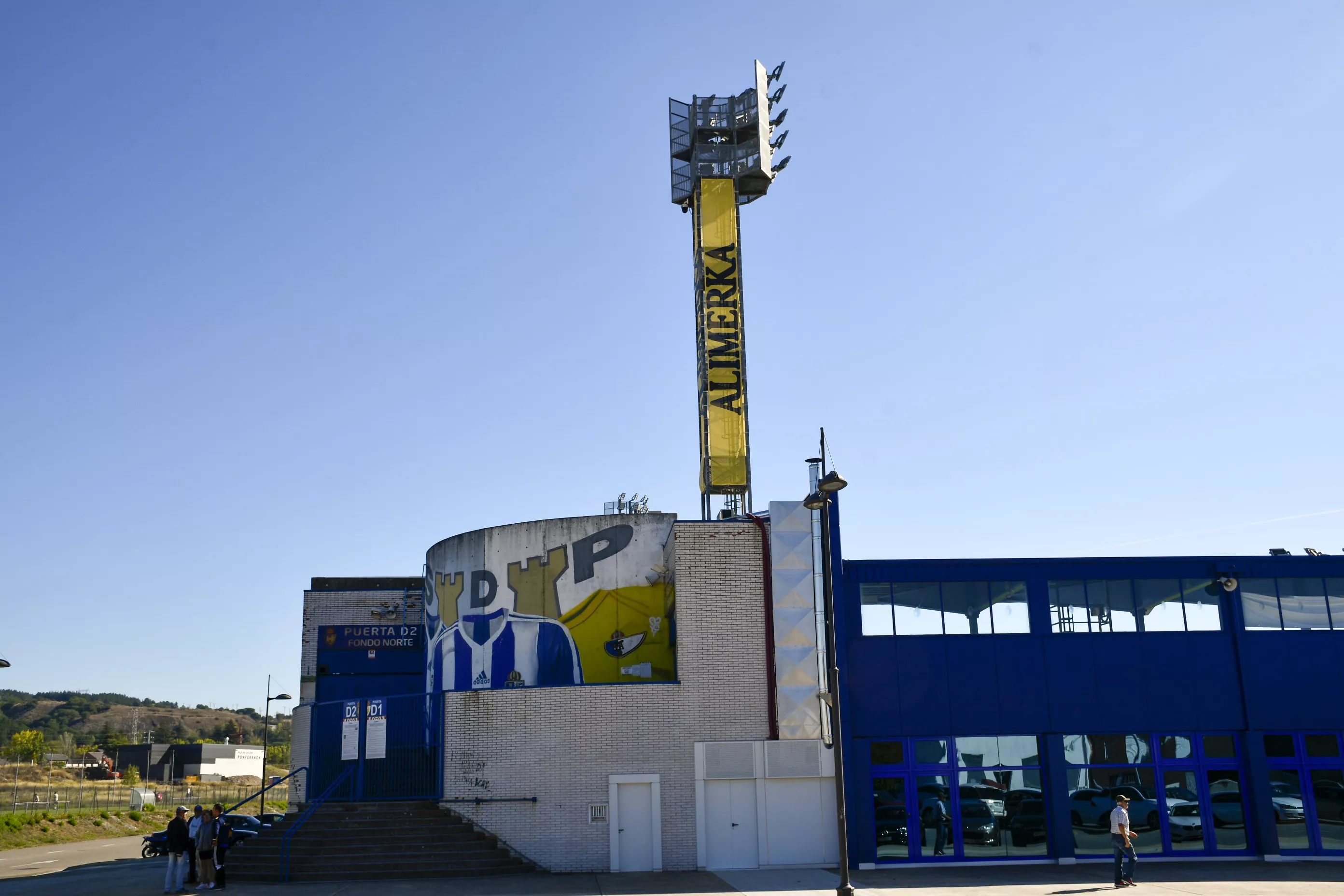 Estadio de la Ponferradina, El Toralín