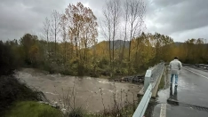 Reabierta al tráfico la carretera de Toral de Merayo por la vuelta al curso normal de la Presa de Montearenas