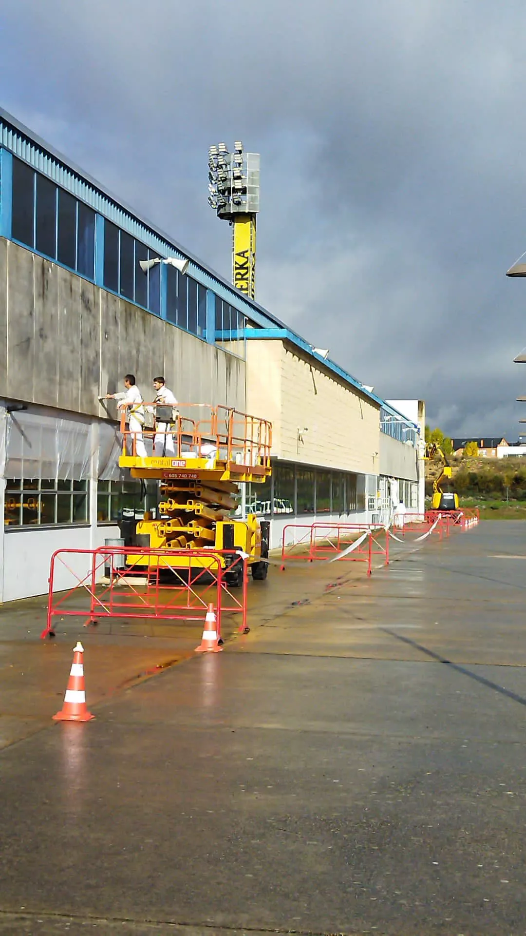 Trabajos para pintar El Toralín (1) Trabajos para pintar El Toralín (1)
