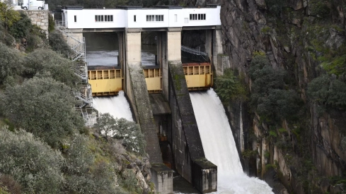 Confederación inicia este martes un desembalse del pantano de Bárcena