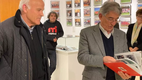 Inaugurada la exposición ‘La Historia te llama’ de la Asociación de Veteranos del Atlético Bembibre | Rodo López