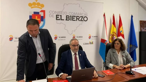 Luis Perales toma el relevo de la alcaldesa de Castropodame en el Consejo Comarcal del Bierzo