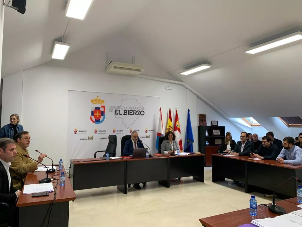 Olegario Ramón pide "un esfuerzo" a la Junta para evitar la paralización del Consejo del Bierzo por la falta de secretaria 