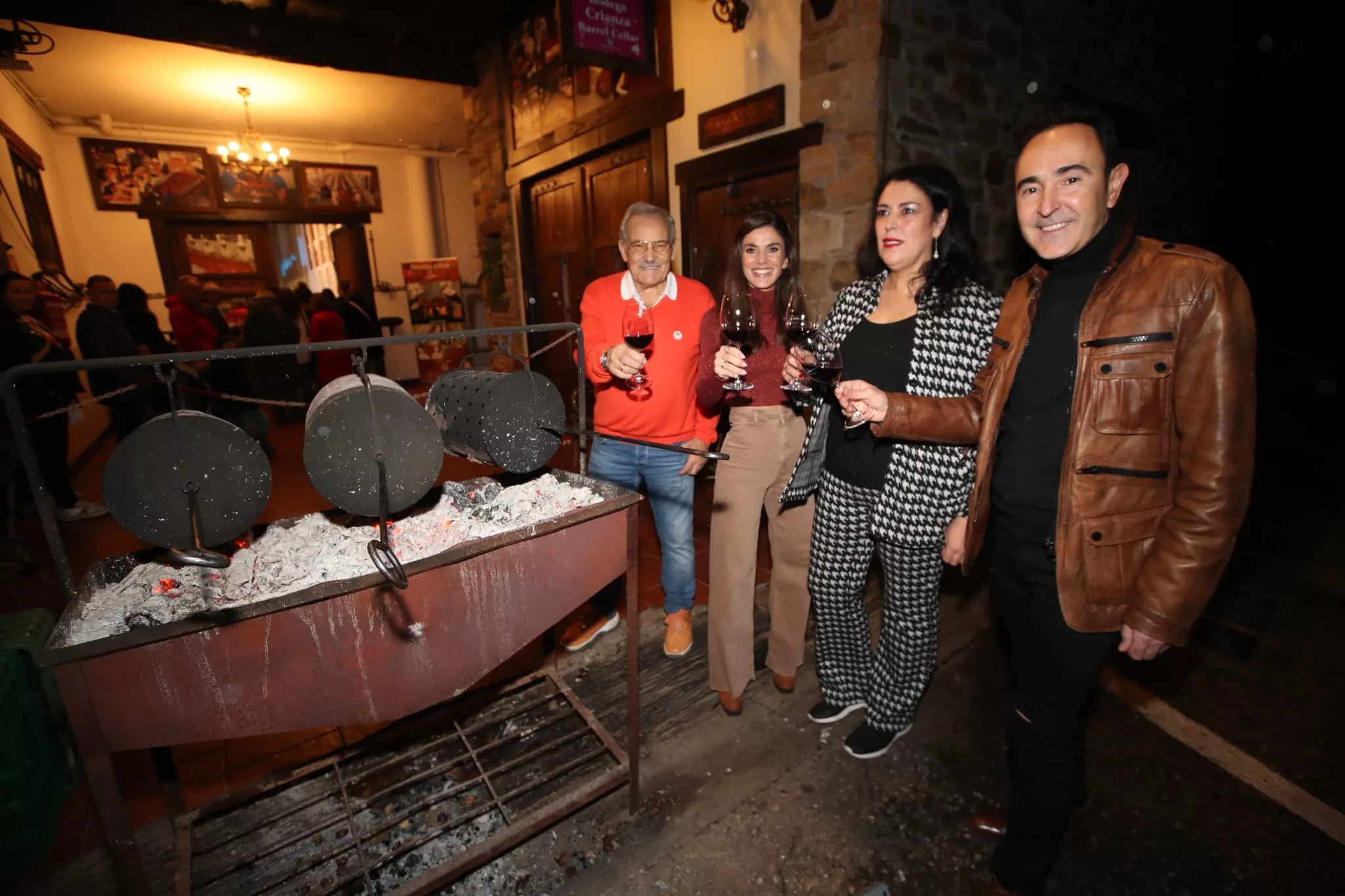 Lorena Baeza con Prada, Flor y Ferreira en la Fiesta de Vino Nuevo