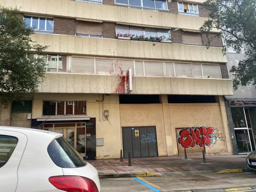 Sede del PSOE de Ponferrada vandalizada (2)