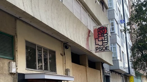 Sede del PSOE de Ponferrada vandalizada