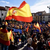 Concentración en León contra la amnistía y el acuerdo entre PSOE y Junts 
