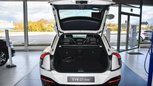 KIA EV6 Line RWD (Long Range) KIA EV6 Line RWD (Long Range)