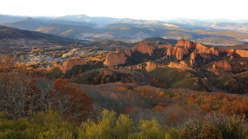 National Geographic destaca Las Médulas como uno de "los lugares con los castañares más bellos (y cobrizos) de España"