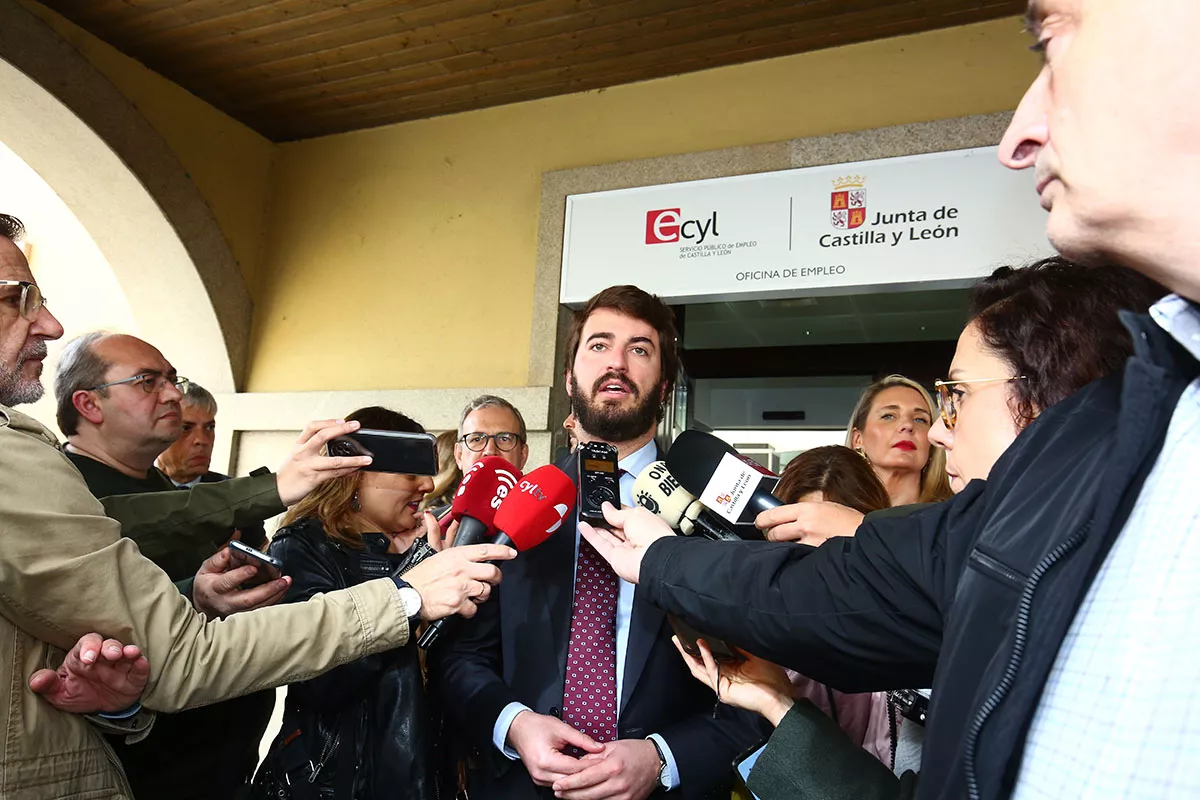 El vicepresidente visita la Oficina de Empleo de Ponferrada (8)