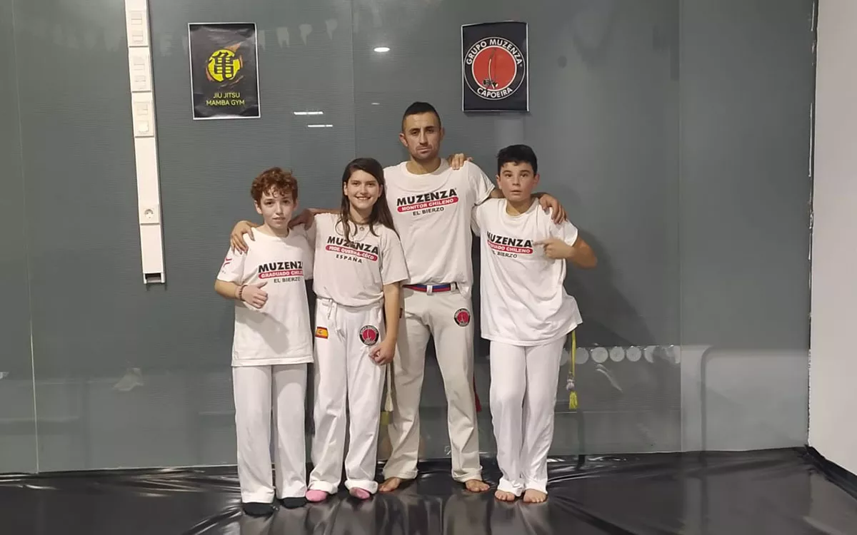 Equipo del Bierzo que acudirá al campeonato europeo de capoeira Lisboa