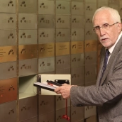 Luis Mateo Díez legado en la cámara acorazada del Instituto Cervantes 