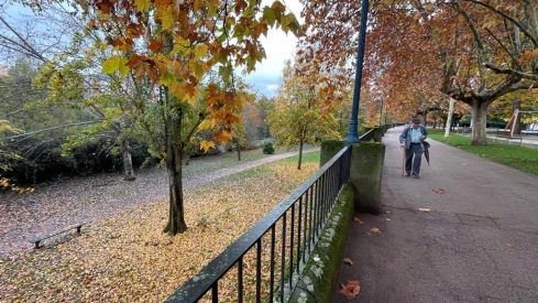 El otoño pasea por el ponferradino parque de La Concordia El otoño pasea por el ponferradino parque de La Concordia