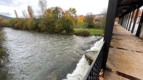 El otoño pasea por el ponferradino parque de La Concordia El otoño pasea por el ponferradino parque de La Concordia