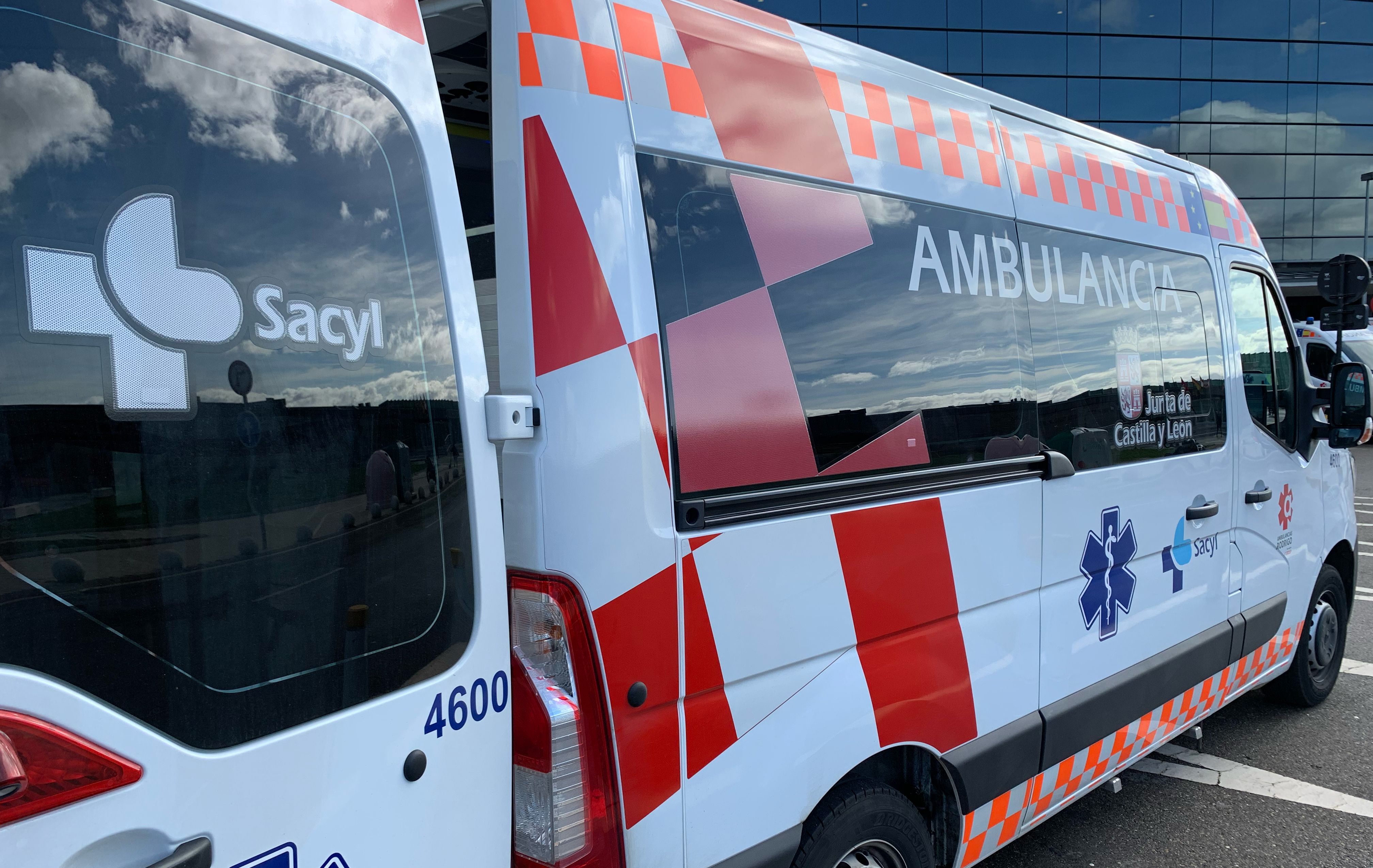 Ambulancia en el Hospital de León