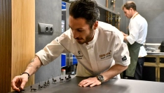 El chef Samuel Naveira participará en una cena benéfica para los afectados por la DANA en Valencia