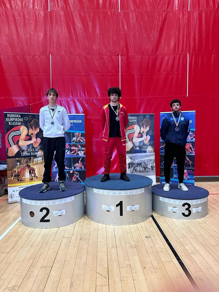 El ponferradino Eric Martínez campeón internacional de lucha libre (4)