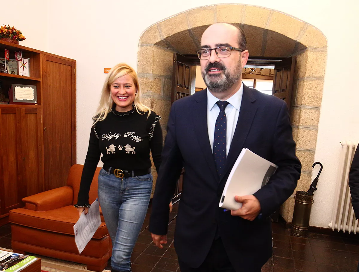 El alcalde de Ponferrada, Marco Morala, junto a la concejala de Bienestar Social y Familia, Alexandra Rivas El alcalde de Ponferrada, Marco Morala, junto a la concejala de Bienestar Social y Familia, Alexandra Rivas